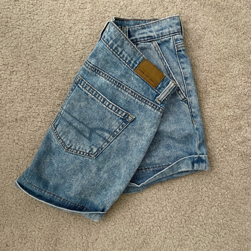 American Eagle mom shorts